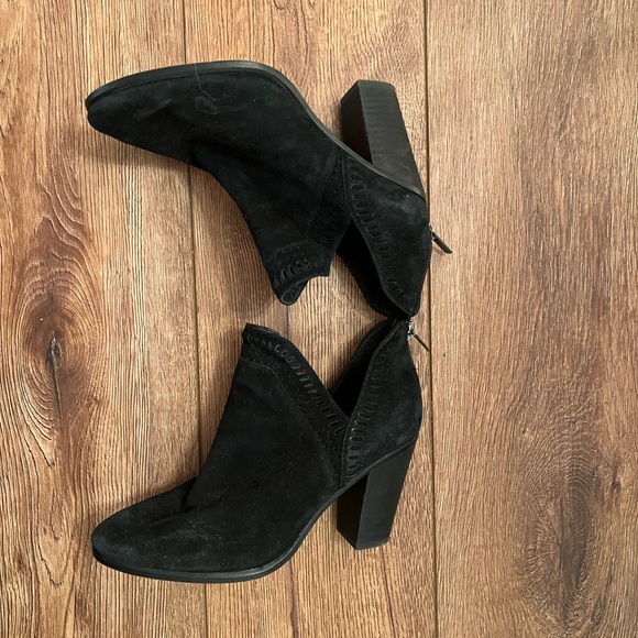 Vince Camuto booties, size 7.5 - Picture 1 of 4